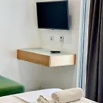 阿乌尼奥哈酒店 3*
