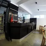 阿乌尼奥哈酒店 3*