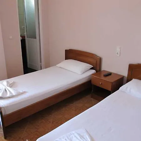 Hotel Aulona 3*
