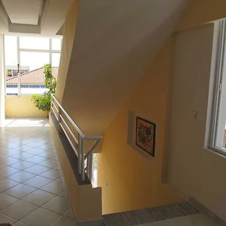 Hotel Aulona 3*