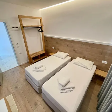 Aulona Otel 3*