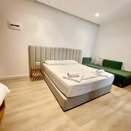Otel Aulona 3*