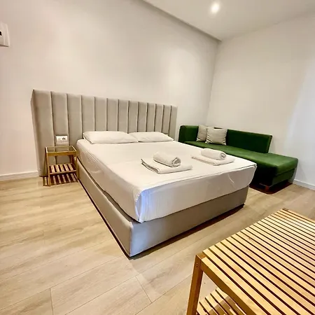 Hotel Aulona 3*