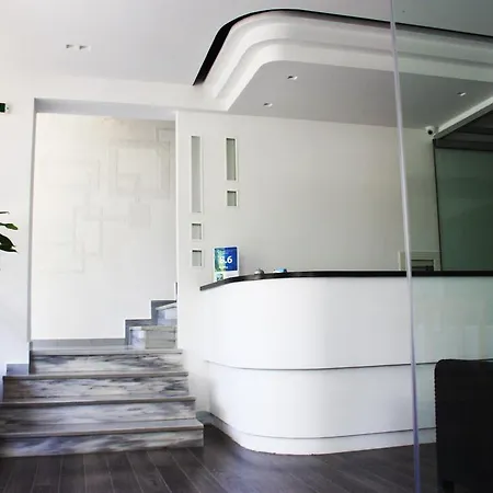 Otel Aulona 3*