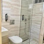 Aulona Szálloda 3*