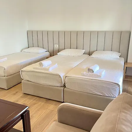 阿乌尼奥哈酒店 3* Sarandë