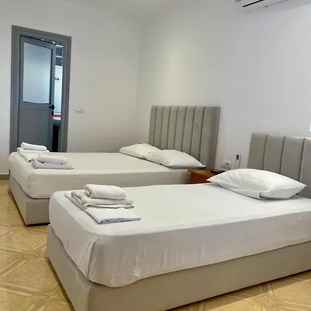 ホテル Aulona Sarandë